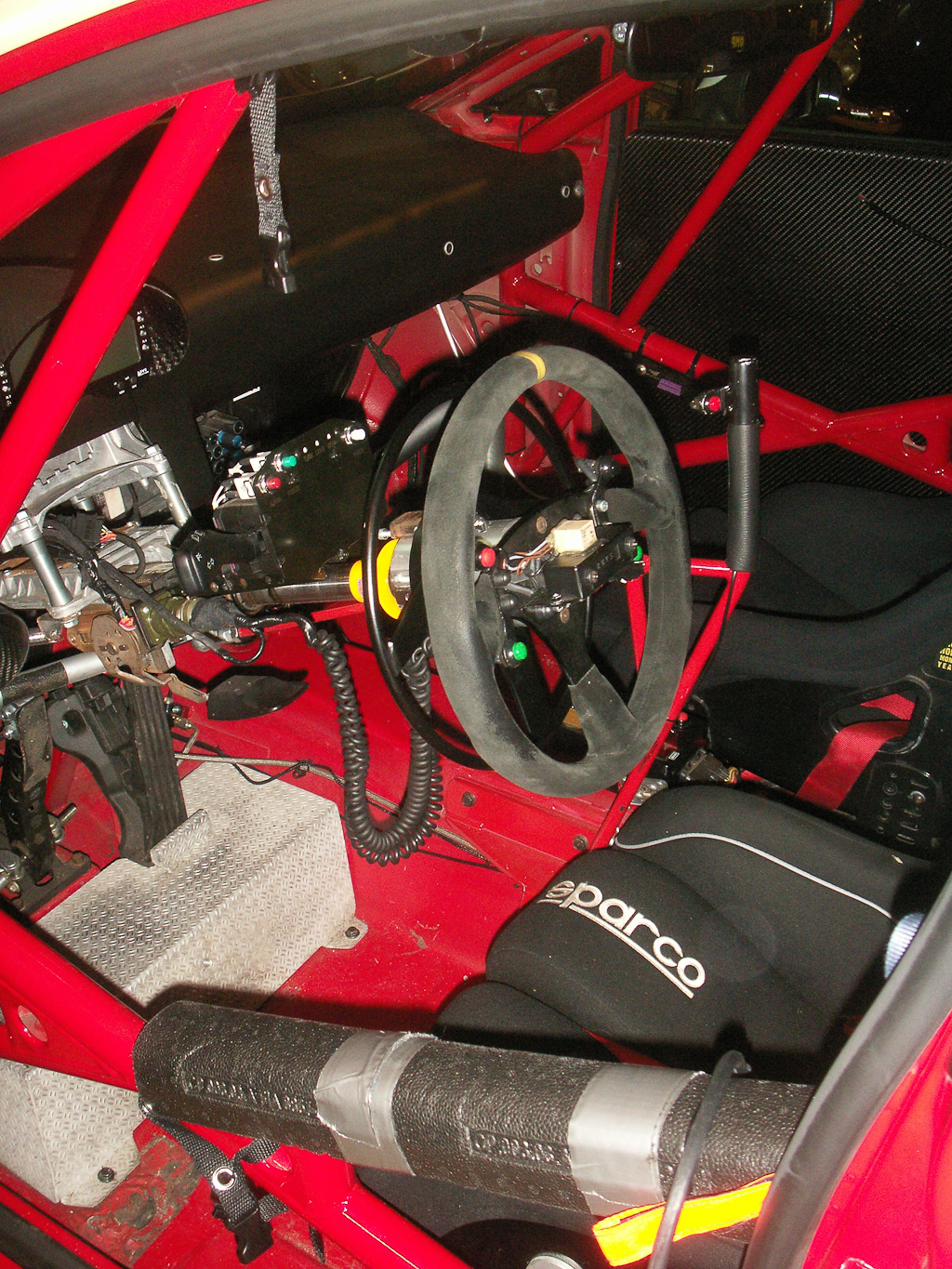 Her er arbejdspladsen i Team Wounded Racing Seat'en
(Foto: Motorsporten.dk)